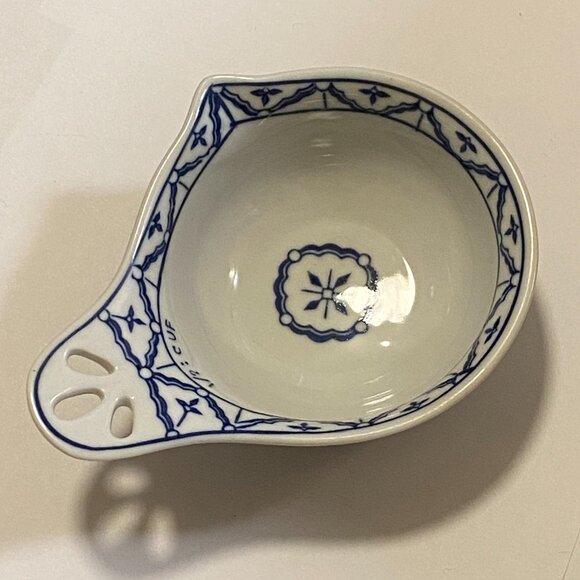 EUC Pier1 Imports Hand Painted Porcelain Measuring Cups (SET OF 4) - Picture 5 of 8